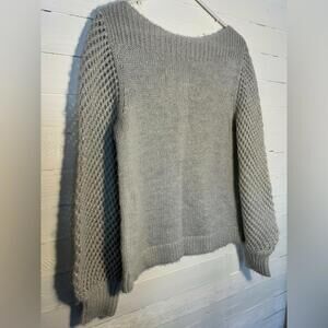 NWT Tommy Bahama light gray metallic shine sweater. Knitted sleeves, womens S.